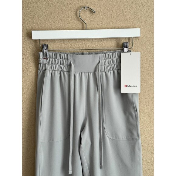 Lululemon Pull-On MR Tapered Leg Crop 23" in Seal Color - Picture 3 of 9